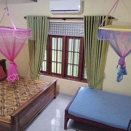 Jungle Village Homestay Pinnawala  Exterior foto